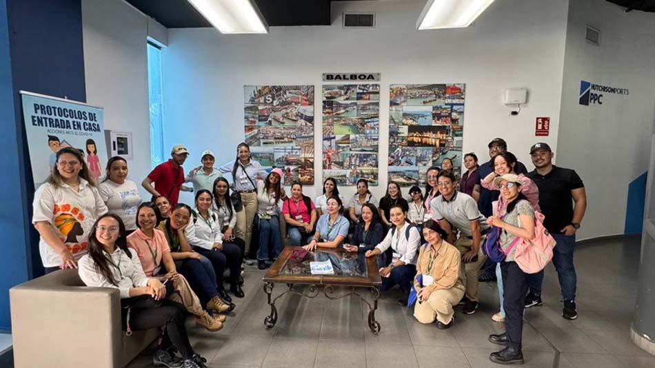 La delegación de estudiantes de la Fundación Universitaria Internacional de La Rioja.