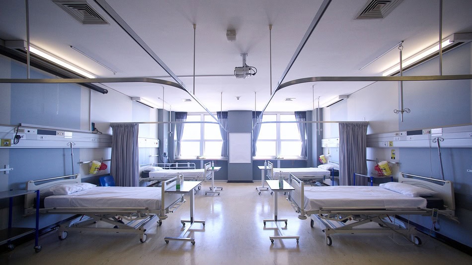 La aprobación de la Ley 100 de 1993 estableció qué es y cómo funciona el sistema de salud en Colombia