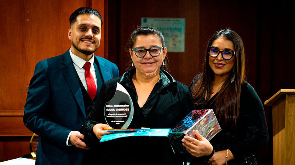 María Trinidad Ramírez Niño, egresada de la Especialización en Neuropsicología y Educación, fue reconocida en la categoría Innovación y Desarrollo.