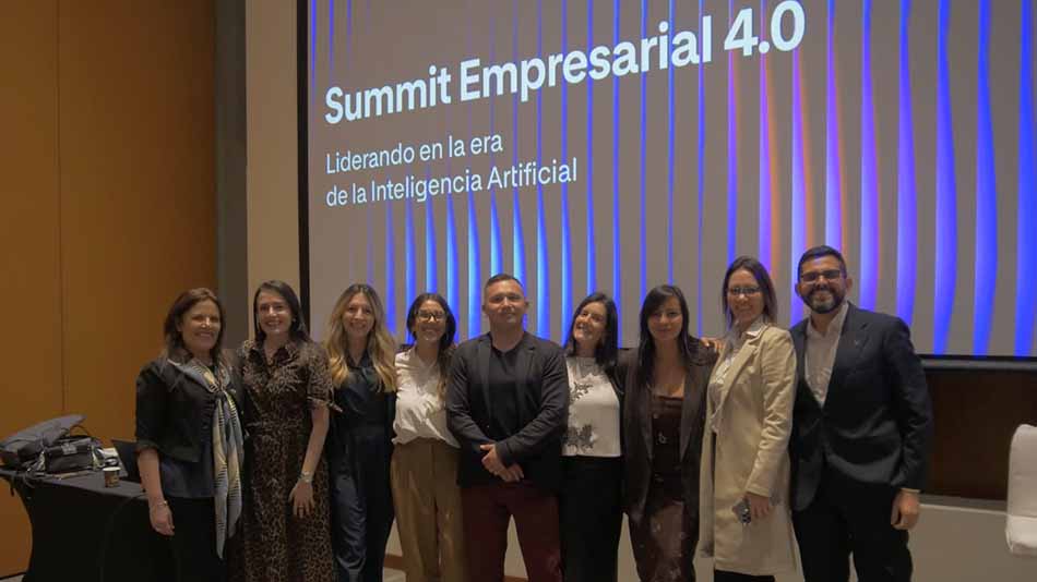 Asistentes a la cumbre empresarial, en Torre Samsung.