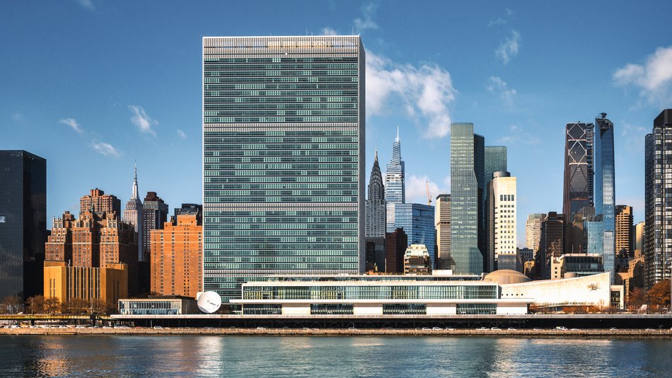 Edificio de las Naciones Unidas en el lado este del río de Manhattan.