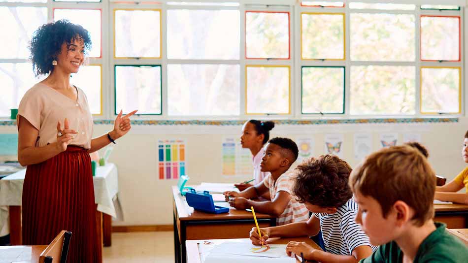 Los docentes necesitan una formación que también refuerce su empleabilidad.