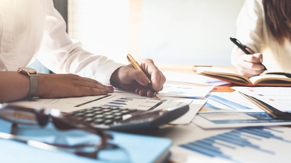 La experiencia laboral es un aspecto fundamental para saber cuánto se gana un contador público en Colombia