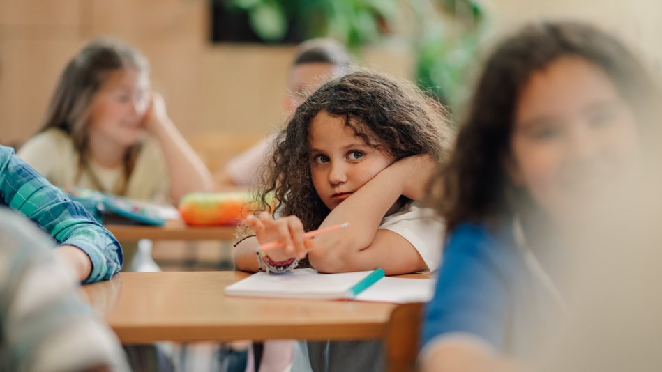 Las dificultades de aprendizaje son diferencias en el proceso de adquirir habilidades en general. 