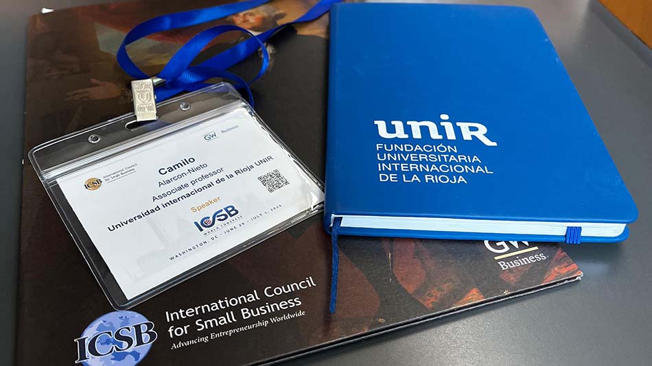 La acreditación en el congreso de Fundación Universitaria Internacional de La Rioja.