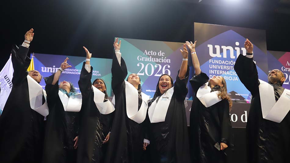 Egresados de la Fundación Universitaria Internacional de La Rioja.