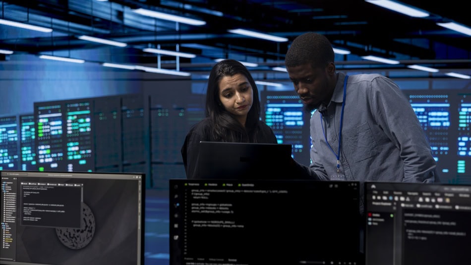 Un administrador de bases de datos es el encargado de gestionar sistemas como MySQL y SQL Server.