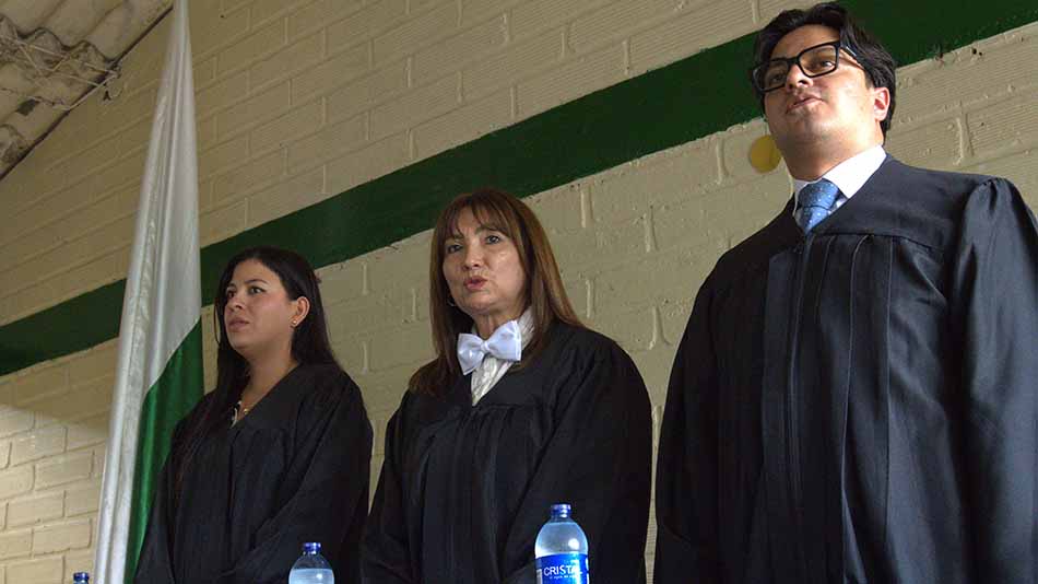 Autoridades académicas, durante el acto.